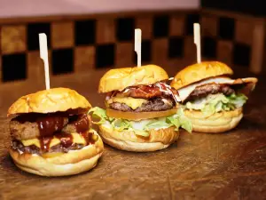 Taxi-Angus Burger