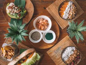 Kayu Cafe and Restaurant