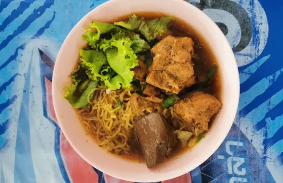 Mo Tun Lam Yai Noodle