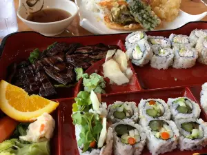 Tora | Sushi Lounge