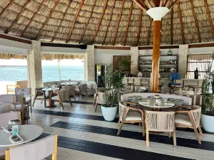 Pier Lounge