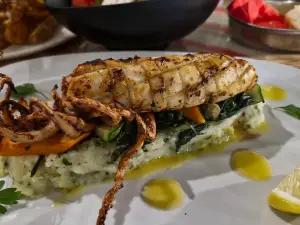 Avli Taverna