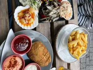 The Carpenters Arms, Ilsington. Nr. Haytor, Dartmoor, Devon, England TQ13 9RG