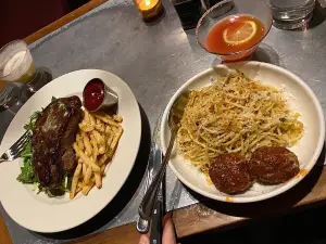 Echo Restaurant & Lounge