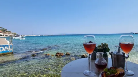 Kalimera Cafe-Bar in Samos