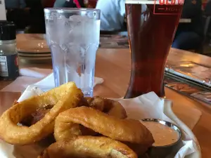 Old Chicago Pizza + Taproom