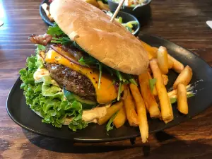 JASPER Grill Bar & Lounge / Club