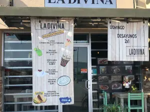 La Divina Restaurante & Café