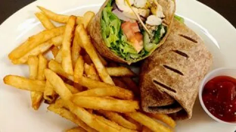 Roberto's Pizzeria & Restaurant in Teaneck
