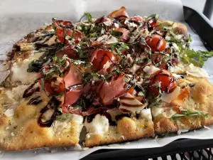 Olive’s Fresh Pizza Bar Excelsior