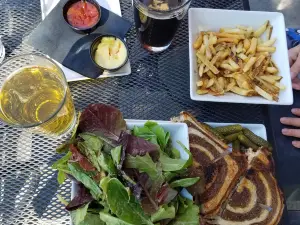 Public House 124