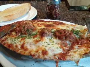 Leo's Pizza & Greek Taverna