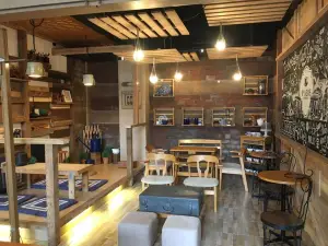 8th Avenue Cafe