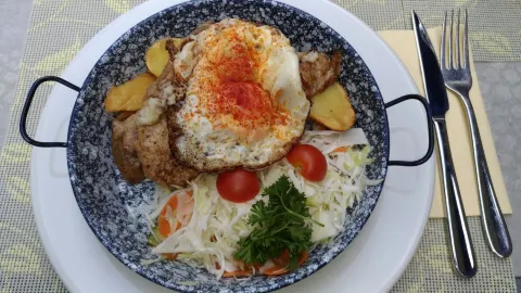 Várkapu Restaurant Pension in 沙爾堡