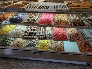 Lyndhurst Pastry Shop