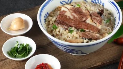 三顾香牛羊肉泡馍(四马路店) in Baishui