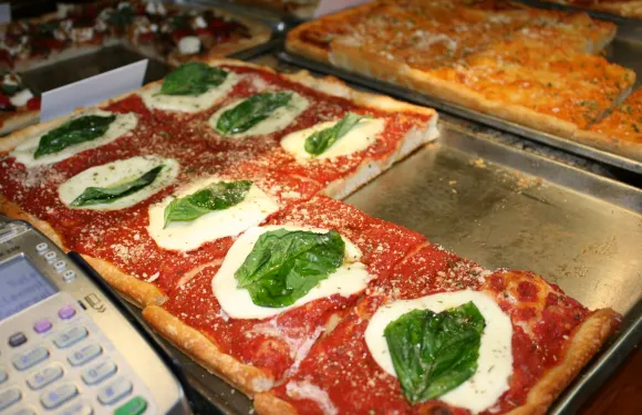 Mr Bruno's Pizzeria and Restaurant