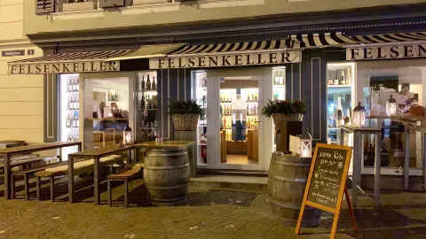 Felsenkeller Zug in ツーク
