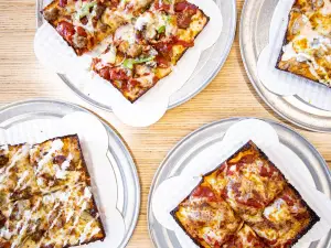 Azzip Pizza