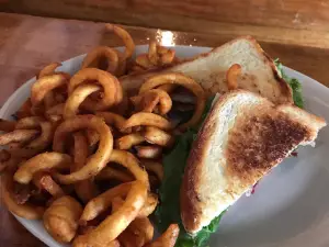 Lucky Dog Tavern & Grill