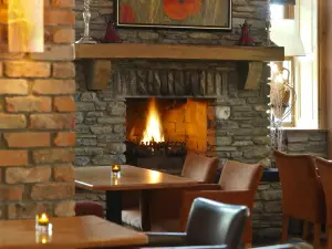 Casey's Bar and Restaurant