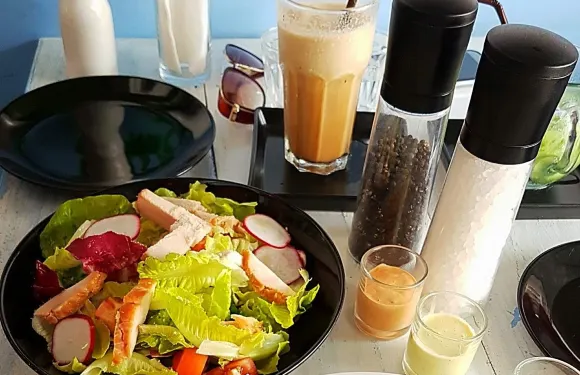 De Saren Cafe and Bistro