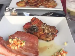 Aulery Bar Restaurant