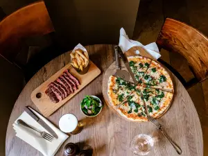 Quod Restaurant & Bar