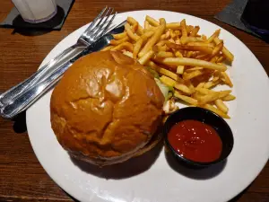Ric's Restaurant and Sports Lounge