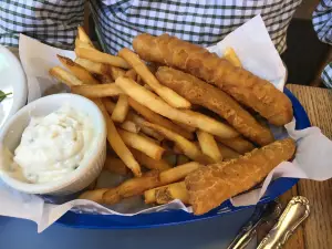 Avenue Grill