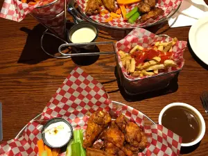 Beaver and Bulldog Sports Pub and Wingery