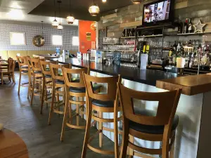 The Clove Hitch Bar & Bistro