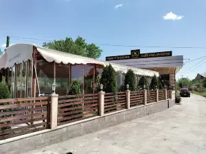 Cafe The Avenue