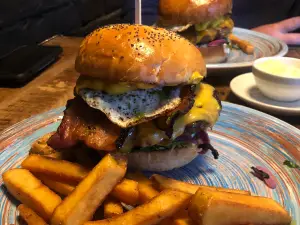 KARLS grill 'n' bar