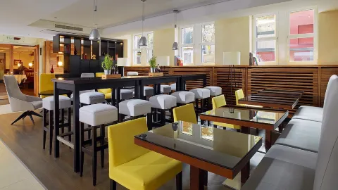 Plusch Bar & Lounge in Cologne