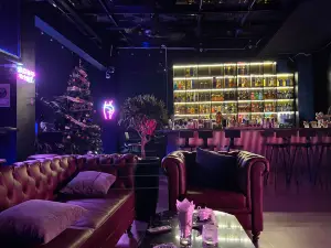 The 8th Rooftop Bar Cafe