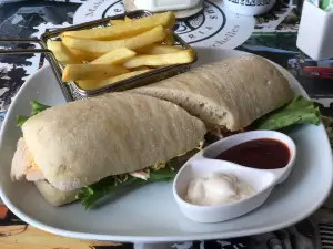 Le Rendezvous Cafeteria