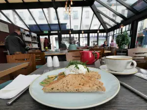 Glasshouse Coffee & Deli