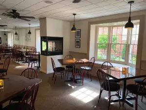 Mason's Grille 52