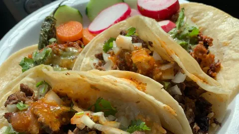 Tacos El Charro in คอมเมิร์ซ