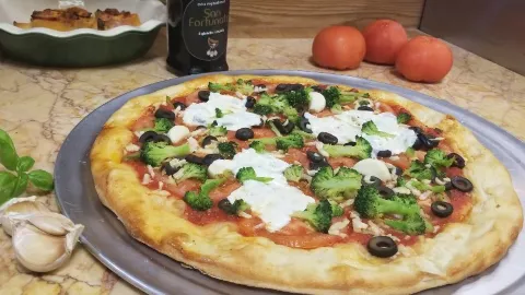 Outta Hand Pizza in Westfield