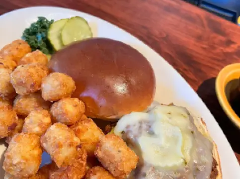 Maxwell's American Pub