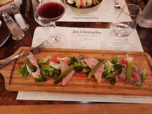 Les Chenizelles