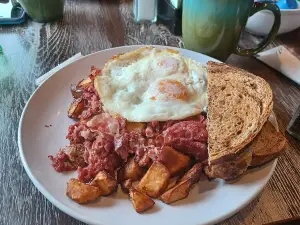 Robin's in Salida