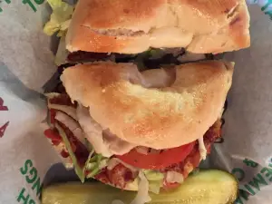 Momma Goldberg's Deli