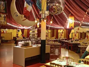 Le Cirque