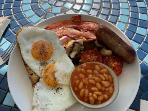 The Birdhouse Cafe