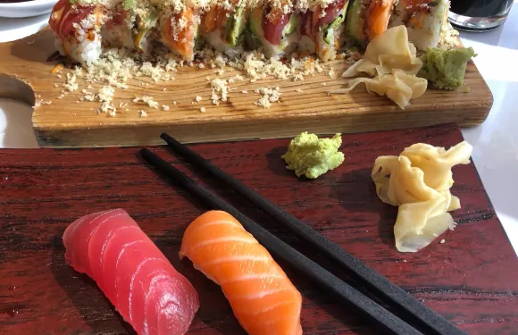 Friends sushi on state