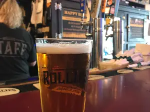 Rollie's Bar and Grill