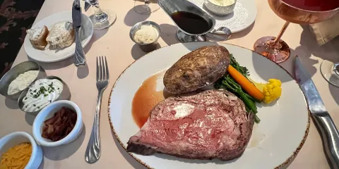 Friday's Station Steak & Seafood